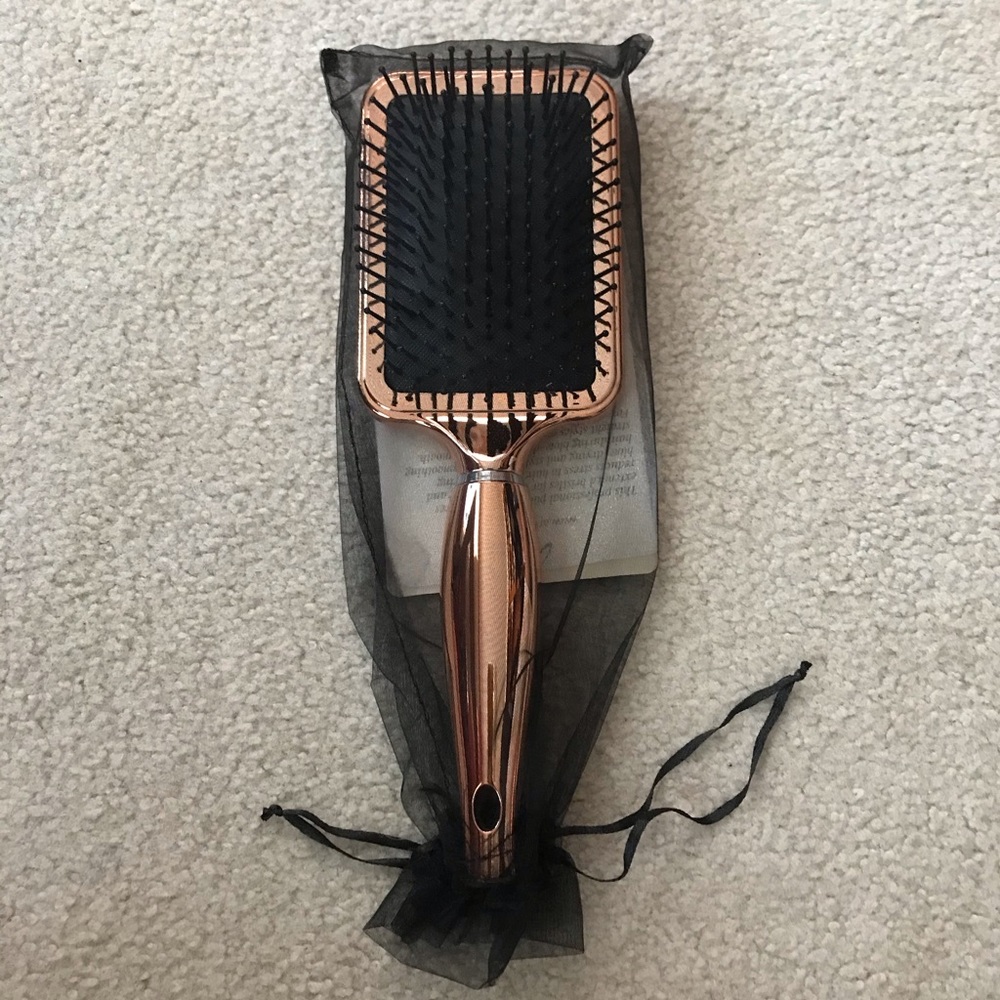 Aria Beauty Luxe Chrome Detangling Paddle Brush